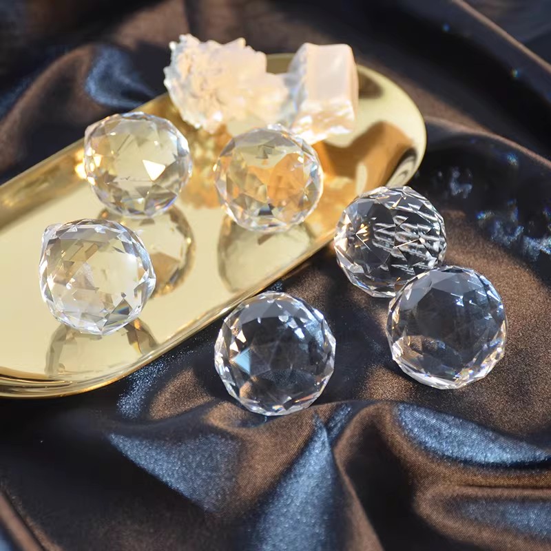 كرة كريستالية لالتقاط أشعة الش - مراجعة Crystal Ball Decor وسعره