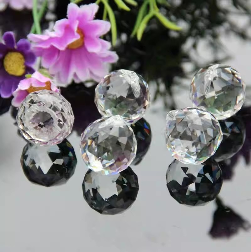 كرة كريستالية لالتقاط أشعة الش - مراجعة Crystal Ball Decor وسعره