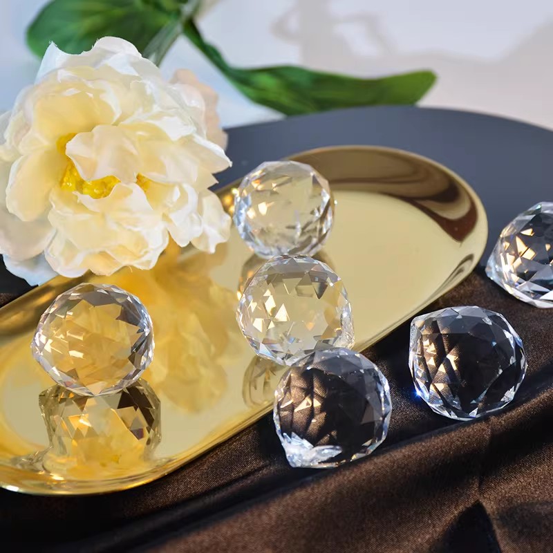 كرة كريستالية لالتقاط أشعة الش - مراجعة Crystal Ball Decor وسعره